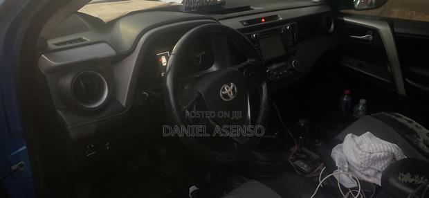 Toyota RAV4 2016 Blue