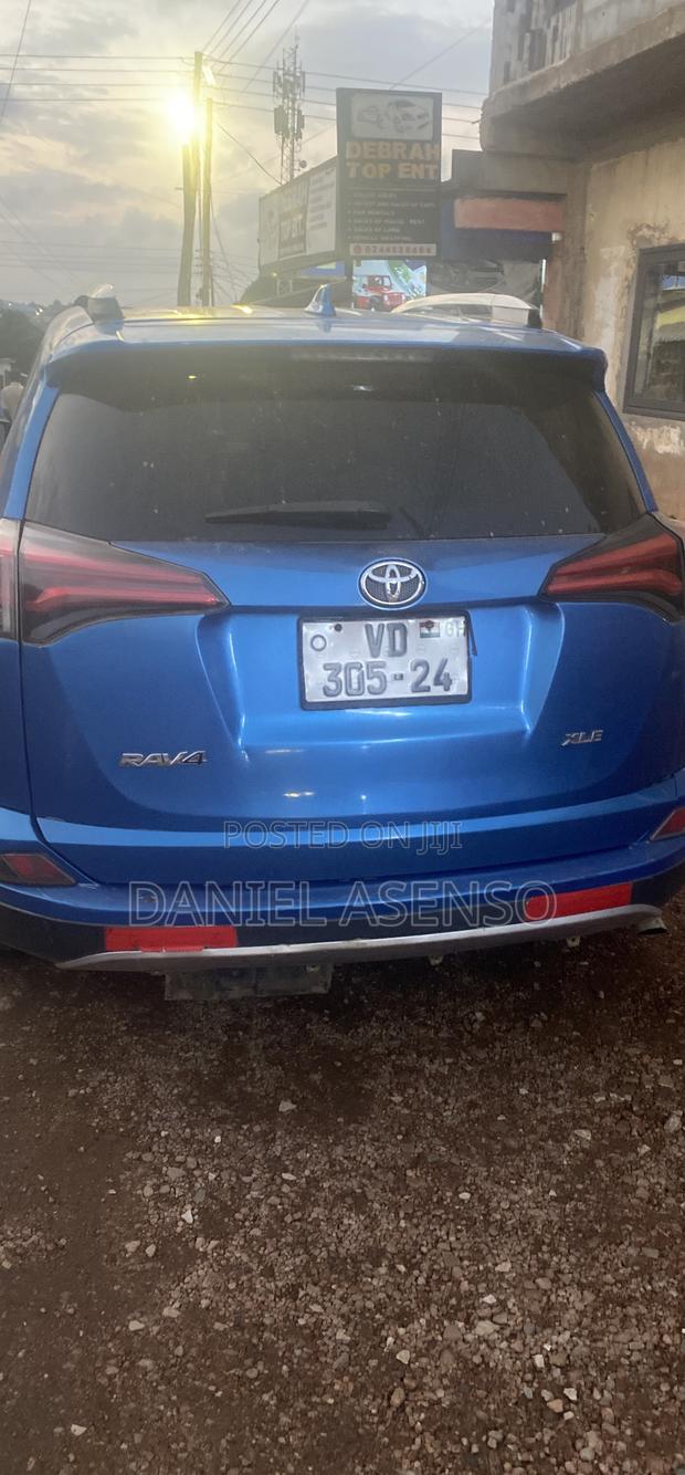 Toyota RAV4 2016 Blue