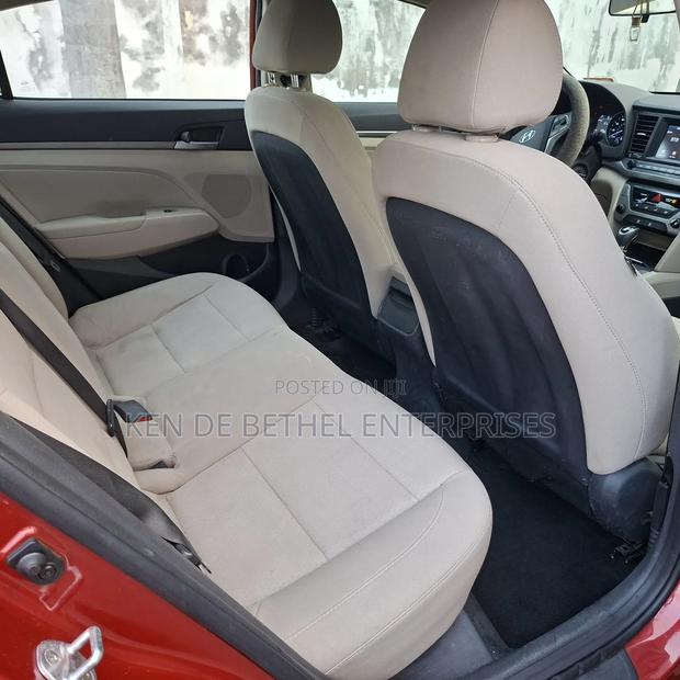 Hyundai Elantra 2017 Red