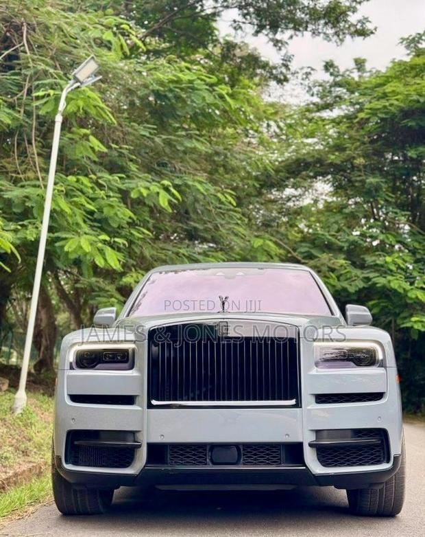 Rolls-Royce Cullinan Black Badge 2022 Gray