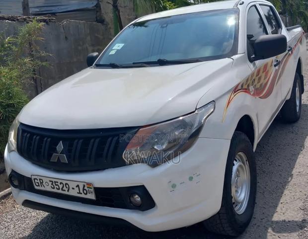 Mitsubishi L200 2015 White