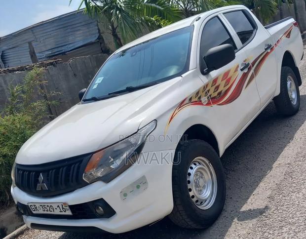 Mitsubishi L200 2015 White
