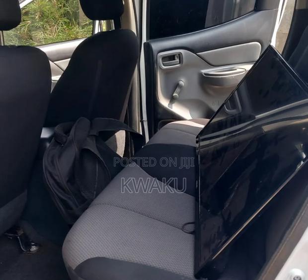 Mitsubishi L200 2015 White