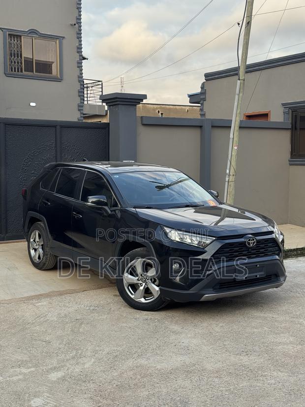 Toyota RAV4 XLE AWD 2023 Black