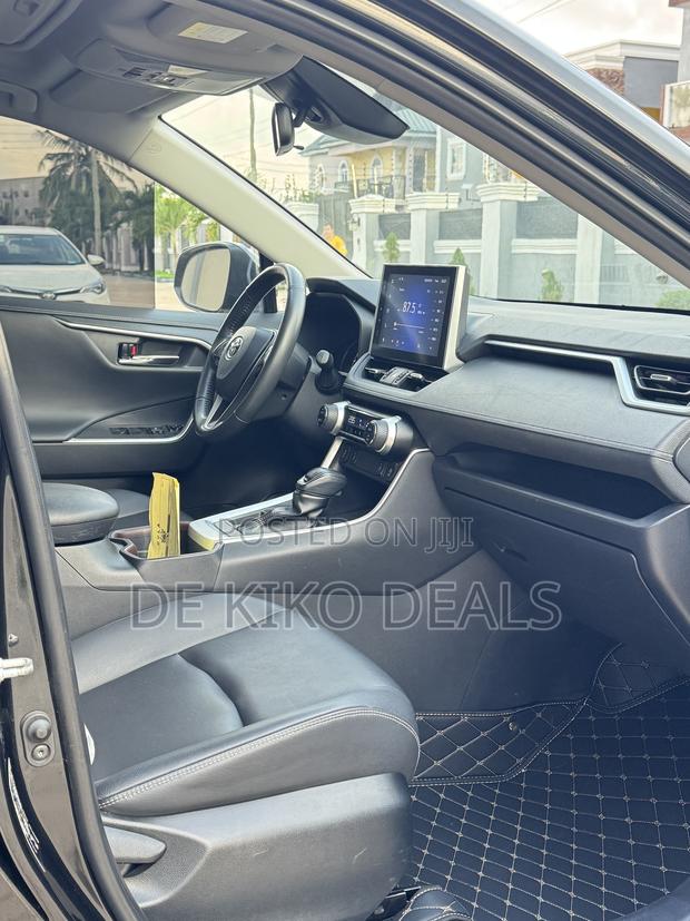 Toyota RAV4 XLE AWD 2023 Black