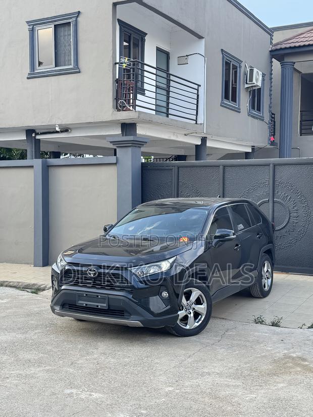 Toyota RAV4 XLE AWD 2023 Black