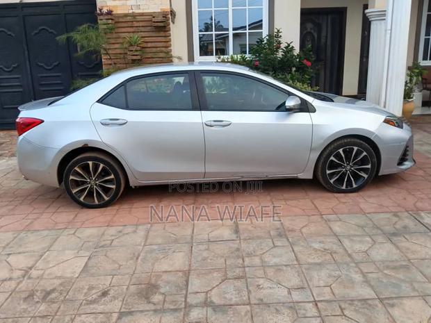 Toyota Corolla 2017 Silver