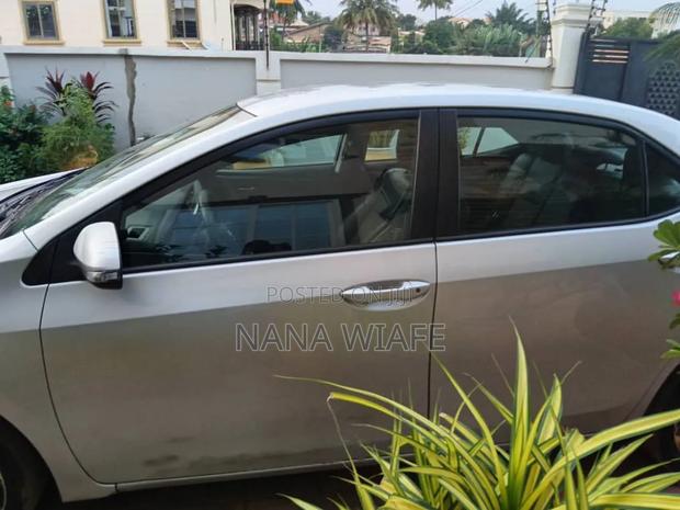 Toyota Corolla 2017 Silver