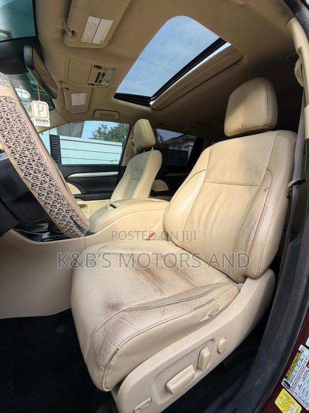 Toyota Highlander XLE 4x4 V6 (3.5L 6cyl 8A) 2018 Burgundy