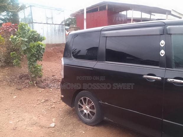 Toyota Voxy 2012 Black