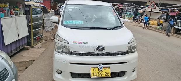 Toyota Voxy 2012 White