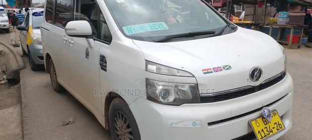 Toyota Voxy 2012 White