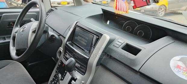 Toyota Voxy 2012 White