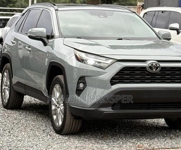 Toyota RAV4 2023 Teal