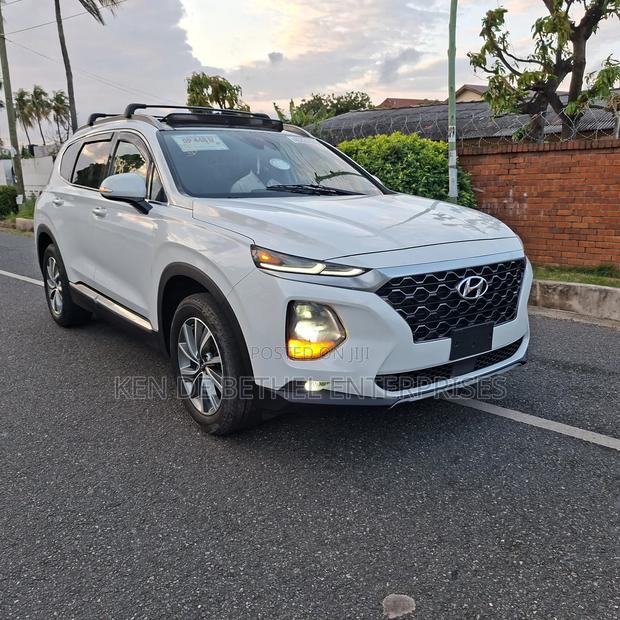 Hyundai Santa Fe 2019 White