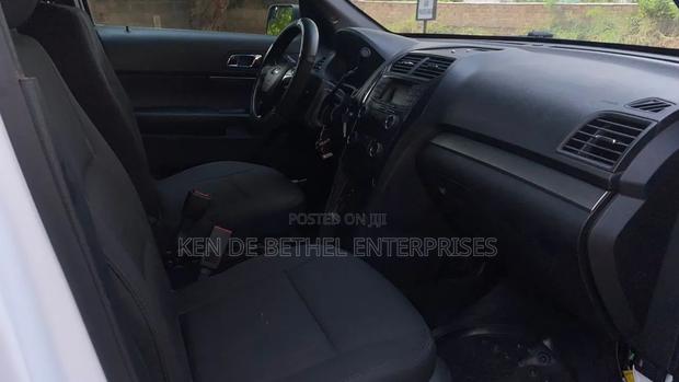 Ford Explorer 2019 White