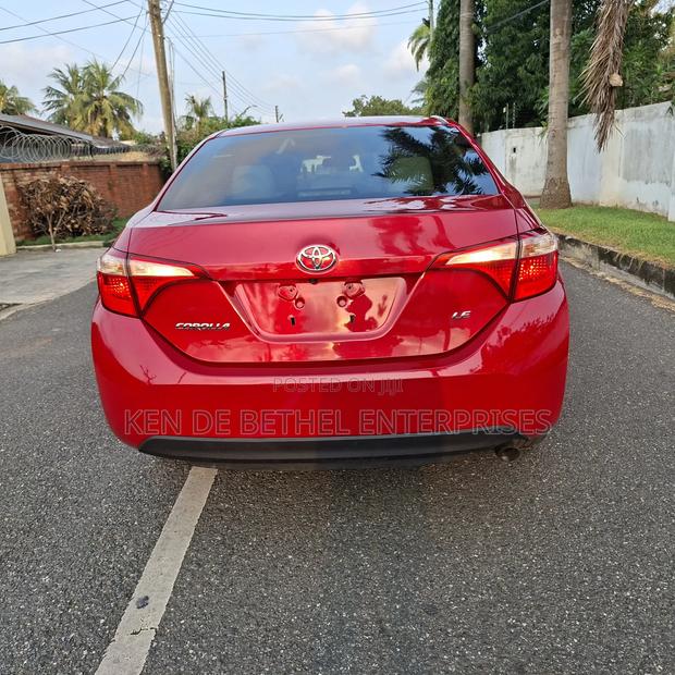 Toyota Corolla 2018 Red