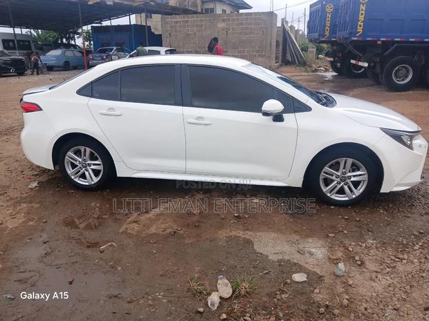Toyota Corolla 2022 White