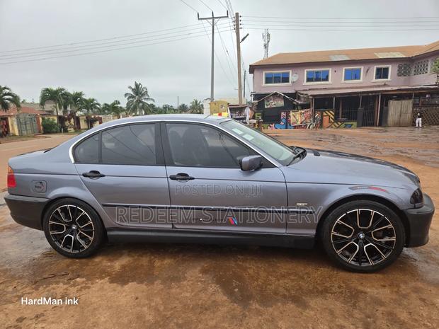 BMW 325i 2000 Gray
