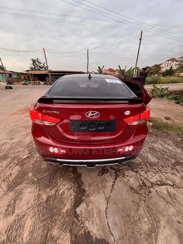 Hyundai Elantra 2013 Red