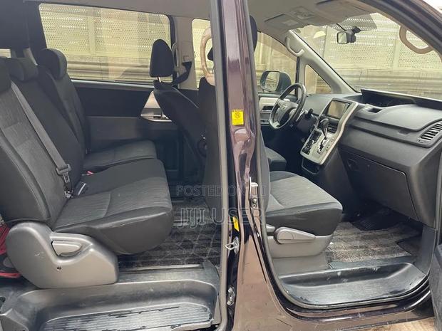 Toyota Voxy 2013 Black