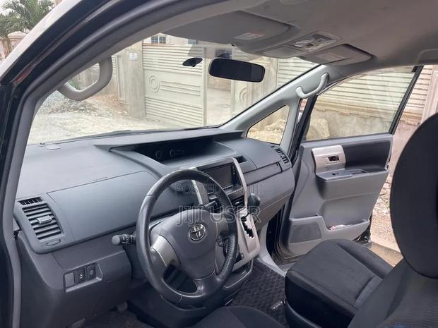 Toyota Voxy 2013 Black