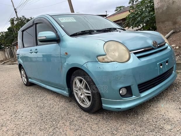 Toyota Sienta 1.5 AWD 2007 Blue