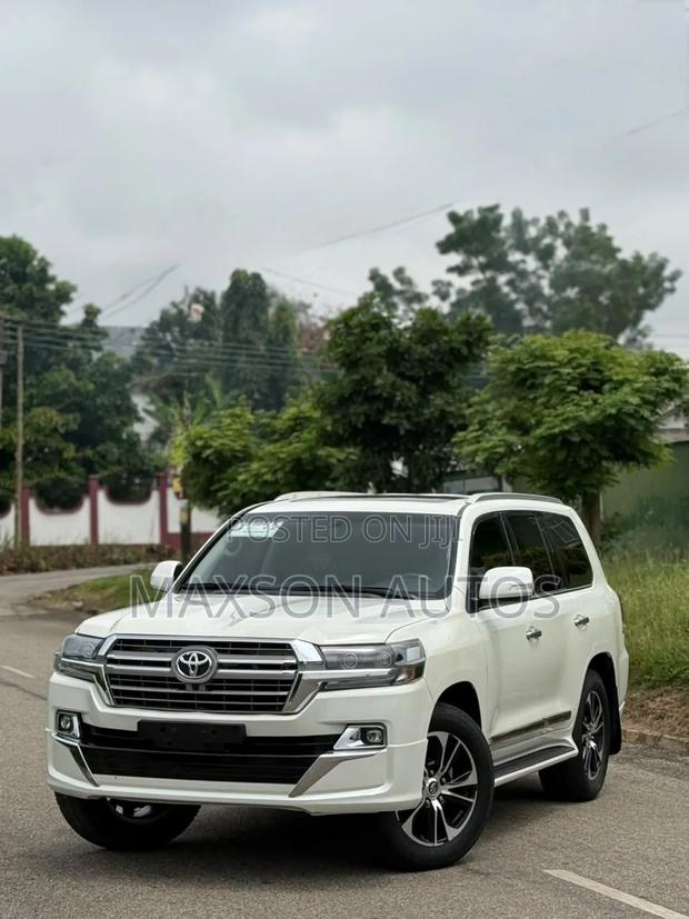 Toyota Land Cruiser 2020 White