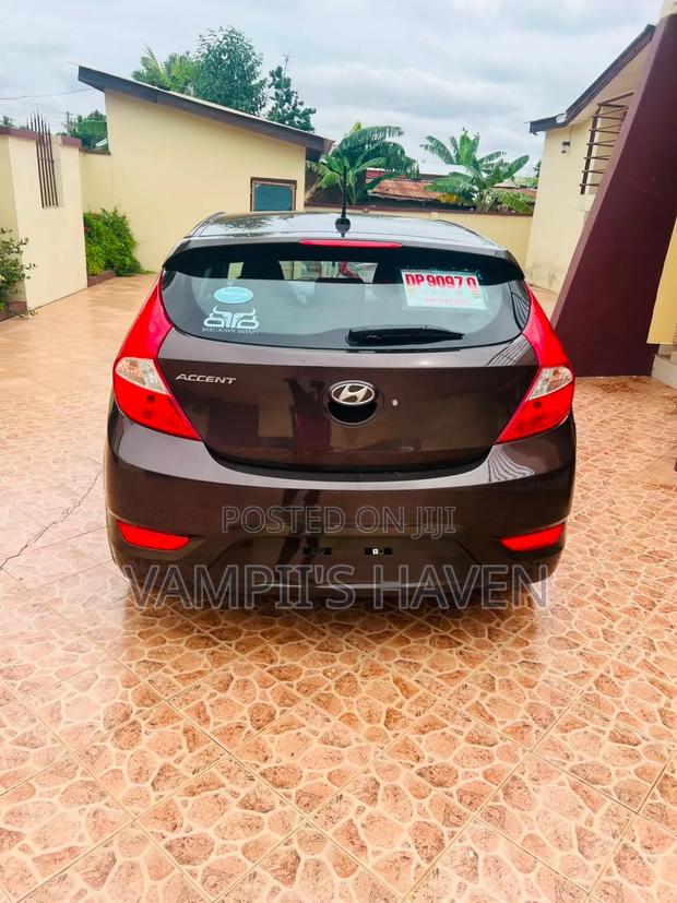 Hyundai Accent 2016 Brown