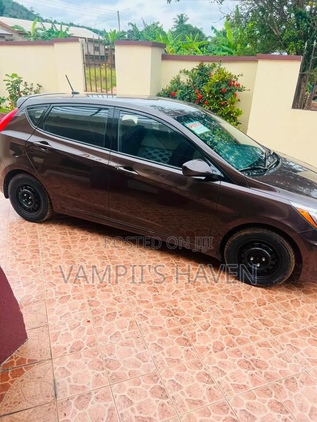 Hyundai Accent 2016 Brown