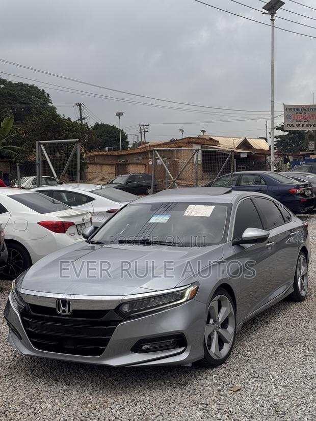 Honda Accord Touring 2018 Silver