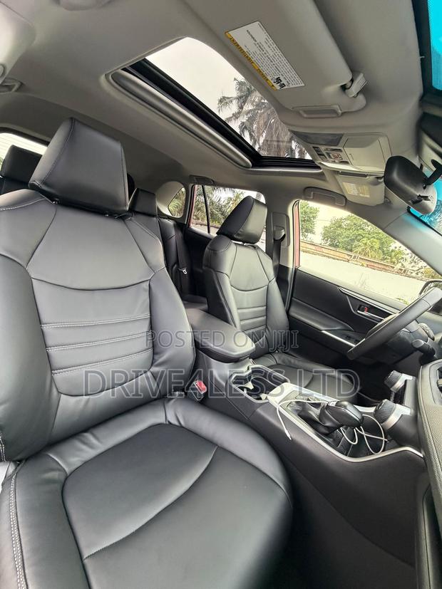 Toyota RAV4 XLE Premium AWD 2020 Burgundy