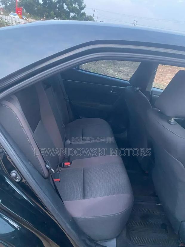 Toyota Corolla LE Eco (1.8L 4cyl 2A) 2018 Black