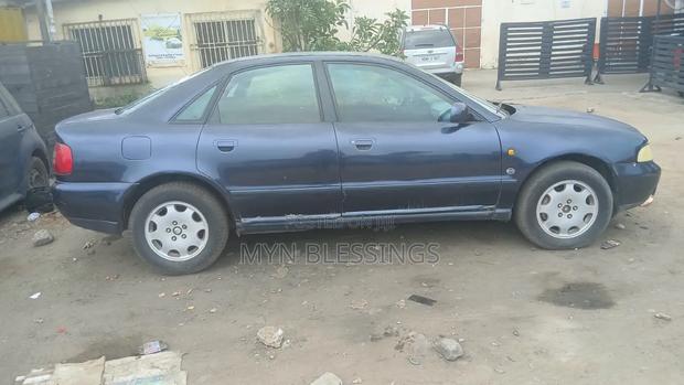 Audi A4 1997 Blue