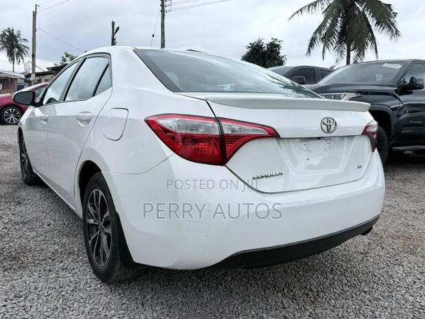 Toyota Corolla 2015 White