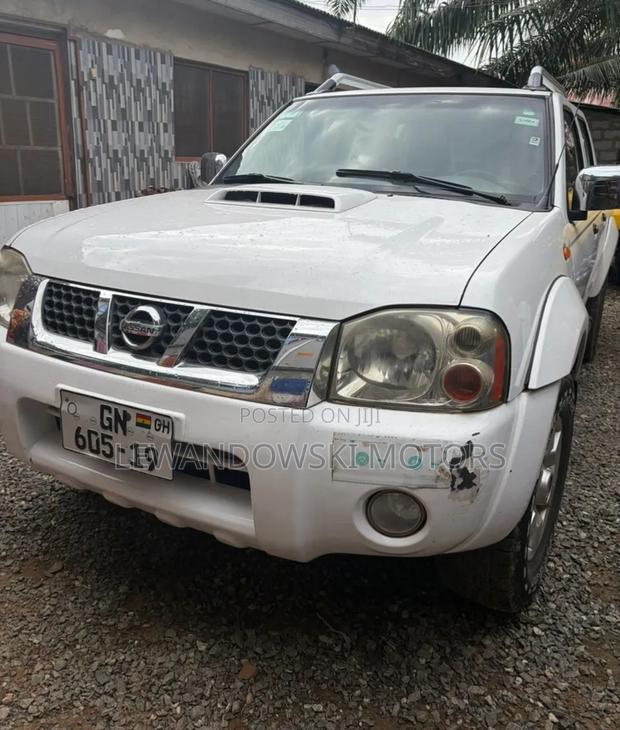 Nissan Hardbody 2019 White