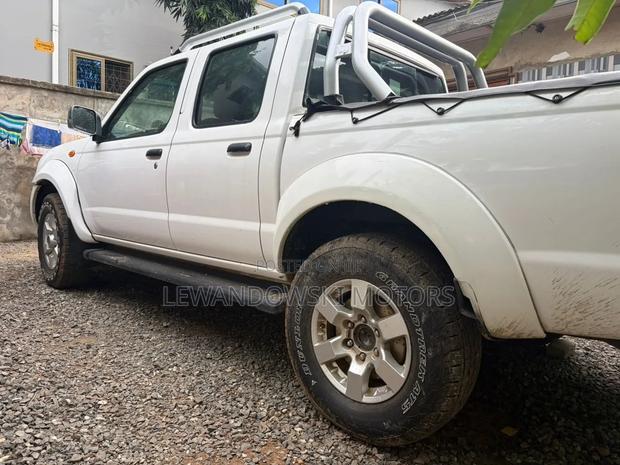 Nissan Hardbody 2019 White