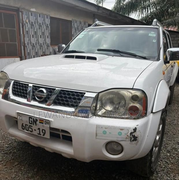Nissan Hardbody 2019 White