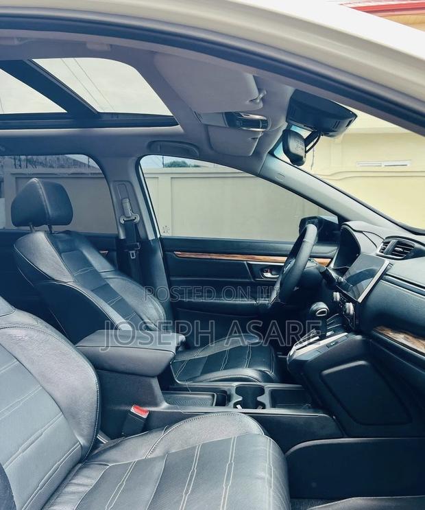 Honda CR-V Touring AWD 2018 White