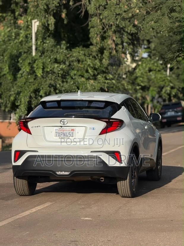 Toyota C-HR 2023 White