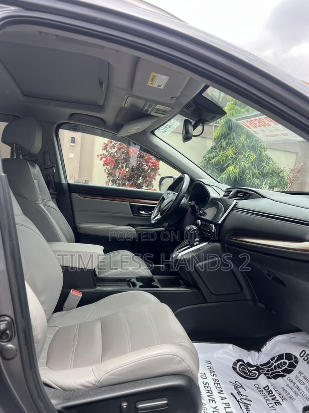 Honda CR-V Touring AWD 2018 Gray