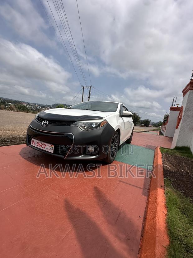 Toyota Corolla S 4dr Sedan (1.8L 4cyl CVT) 2015 White