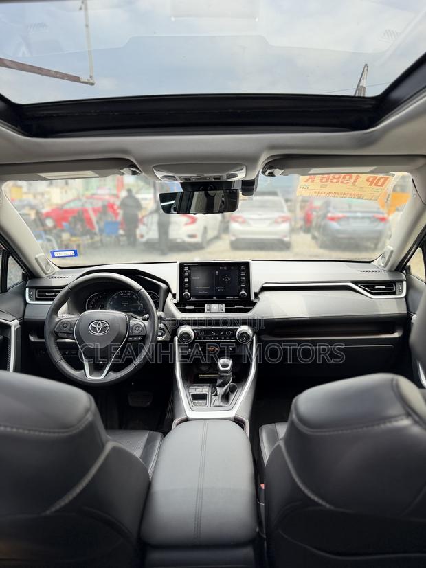 Toyota RAV4 Limited AWD 2019 Gray