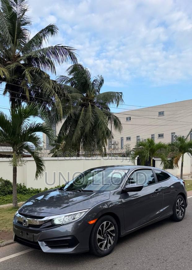 Honda Civic LX 2dr Coupe (2.0L 4cyl) 2017 Gray