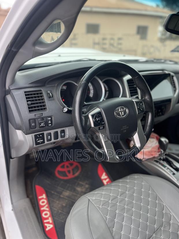 Toyota Tacoma V6 4dr Access Cab 4WD 6.1 ft. SB (4.0L 6cyl 5A) 2014