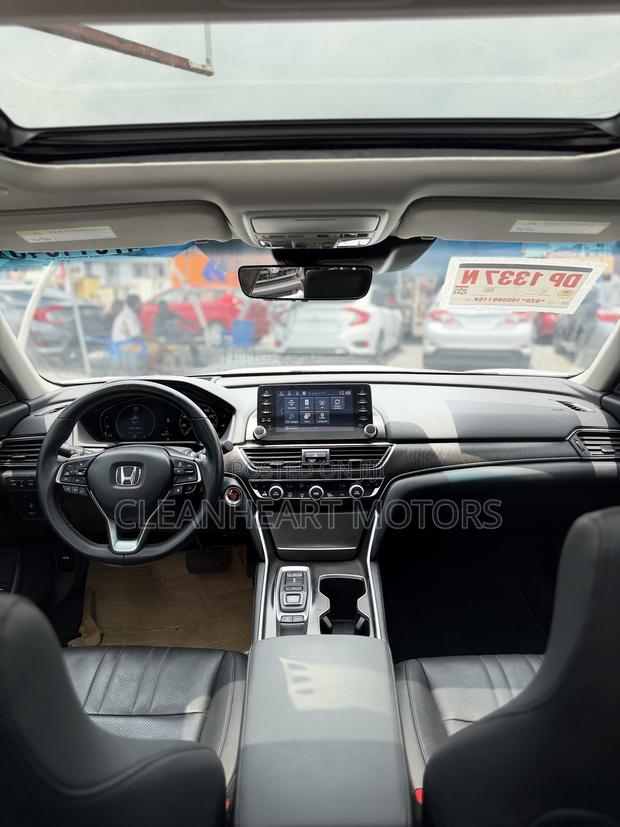 Honda Accord Touring 2.0T 2022 White