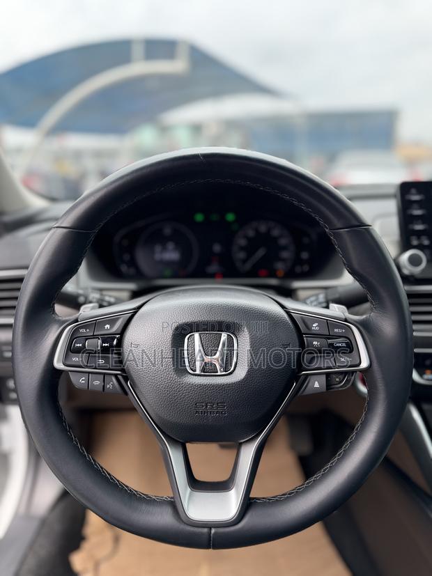 Honda Accord Touring 2.0T 2022 White