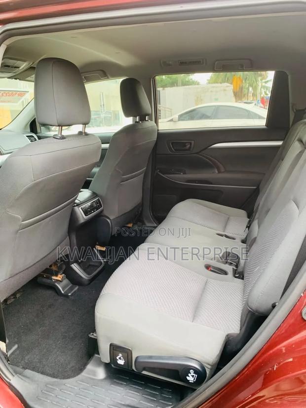 Toyota Highlander LE V6 2019 Burgundy