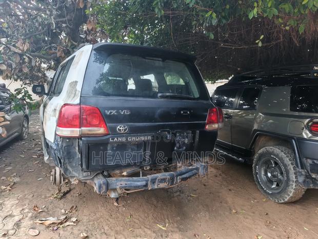 Toyota Land Cruiser 2011 Black