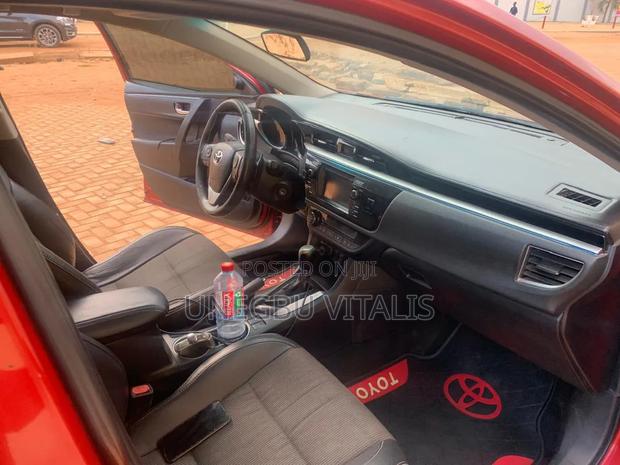 Toyota Corolla S 4dr Sedan (1.8L 4cyl CVT) 2015 Red